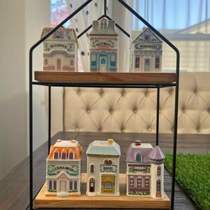 Charming Spice House Set